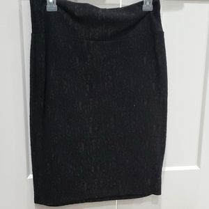 LuLaRoe Size M Cassie Skirt. Green background with black texture. EUC